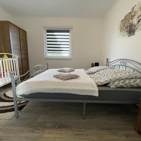 Fullhouse Apartmanhaz 자르마디 외부 사진
