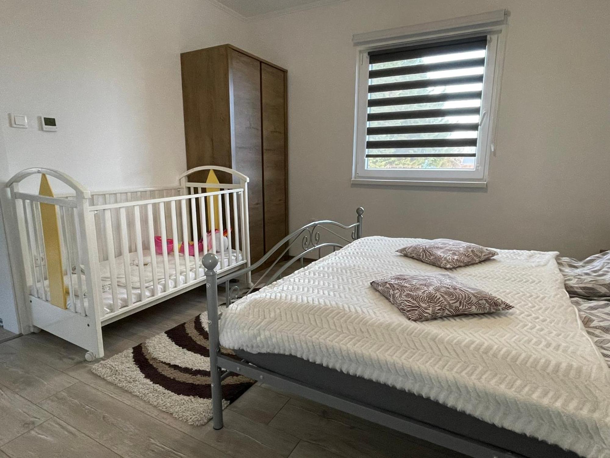 Fullhouse Apartmanhaz 자르마디 외부 사진