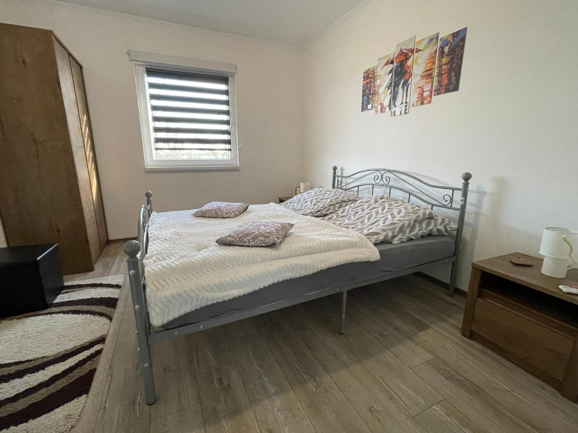 Fullhouse Apartmanhaz 자르마디 외부 사진